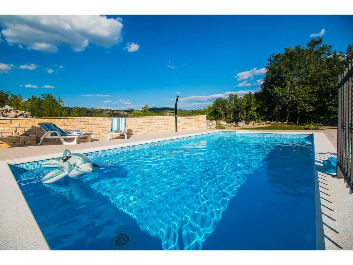 Villa Katja Оміш Екстер'єр фото