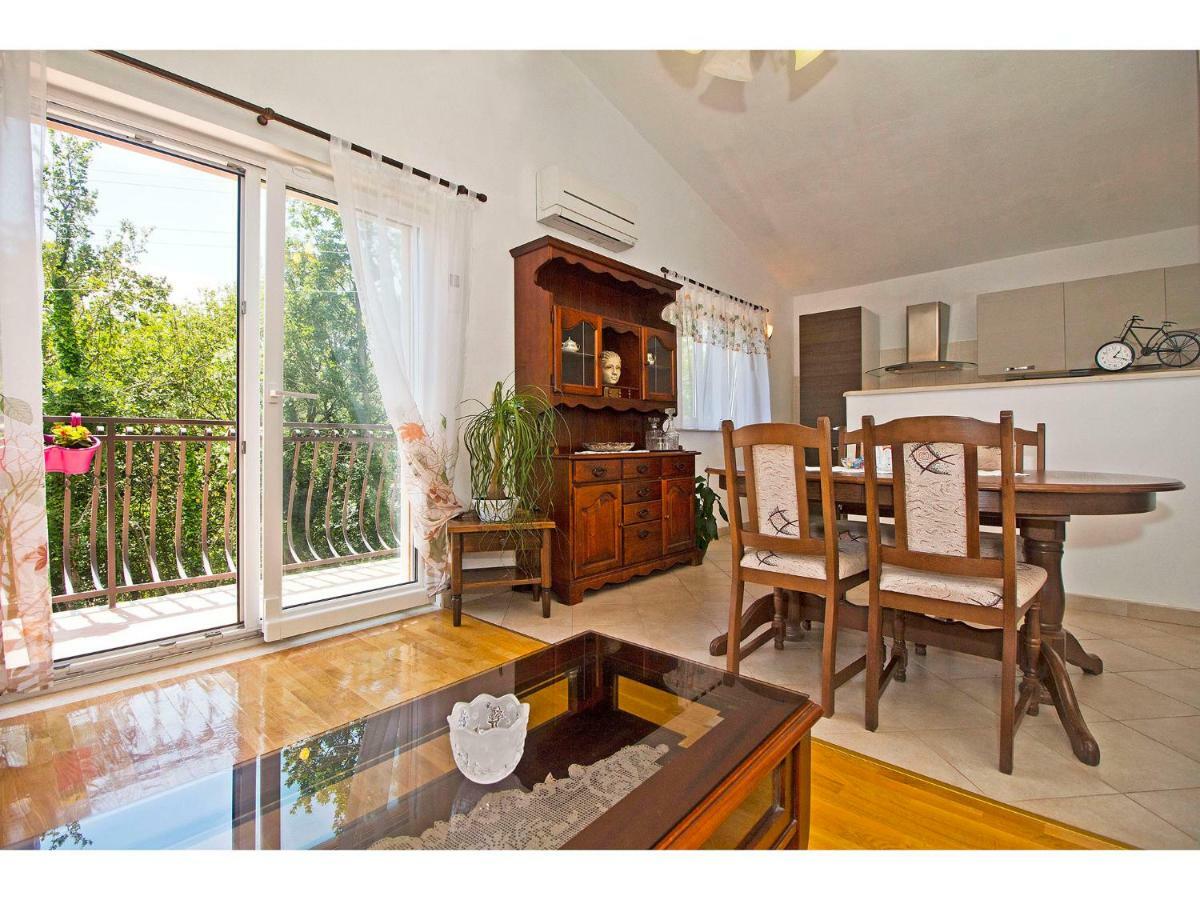 Villa Katja Оміш Екстер'єр фото